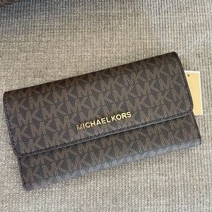 NWT Michael Kors Wallet